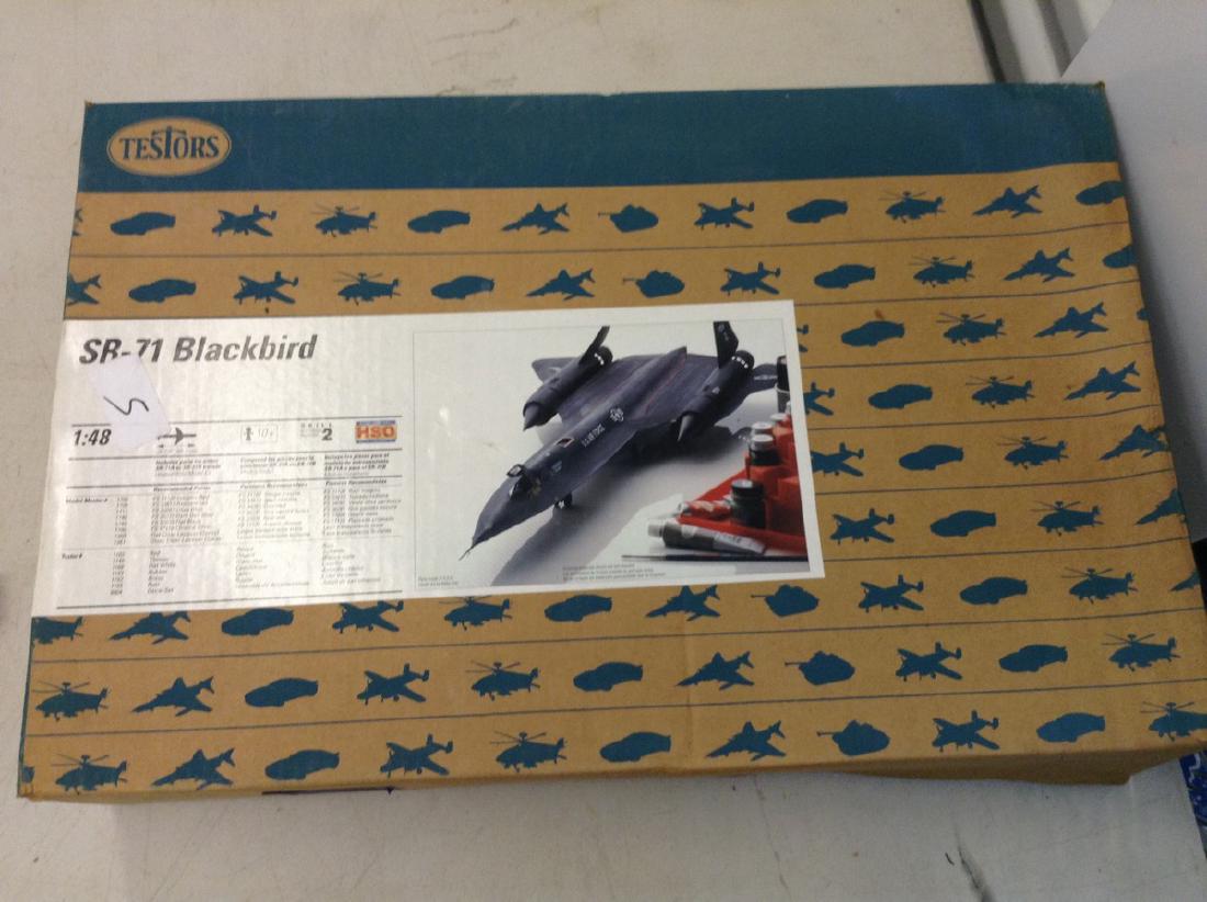 Testors SR-71 Blackbird (1 of 1)
