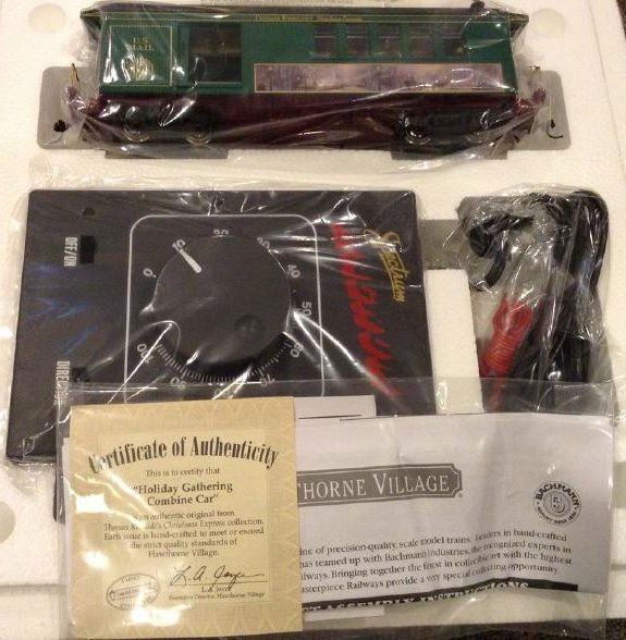 Hawthorne Village "Holiday Gathering Combine Car" (1 of 1)