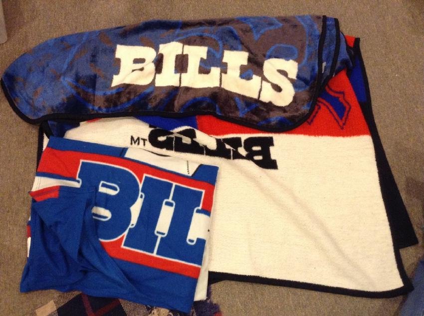 Lot of 3 Throw size Buffalo Bills Blankets (1 of 1)