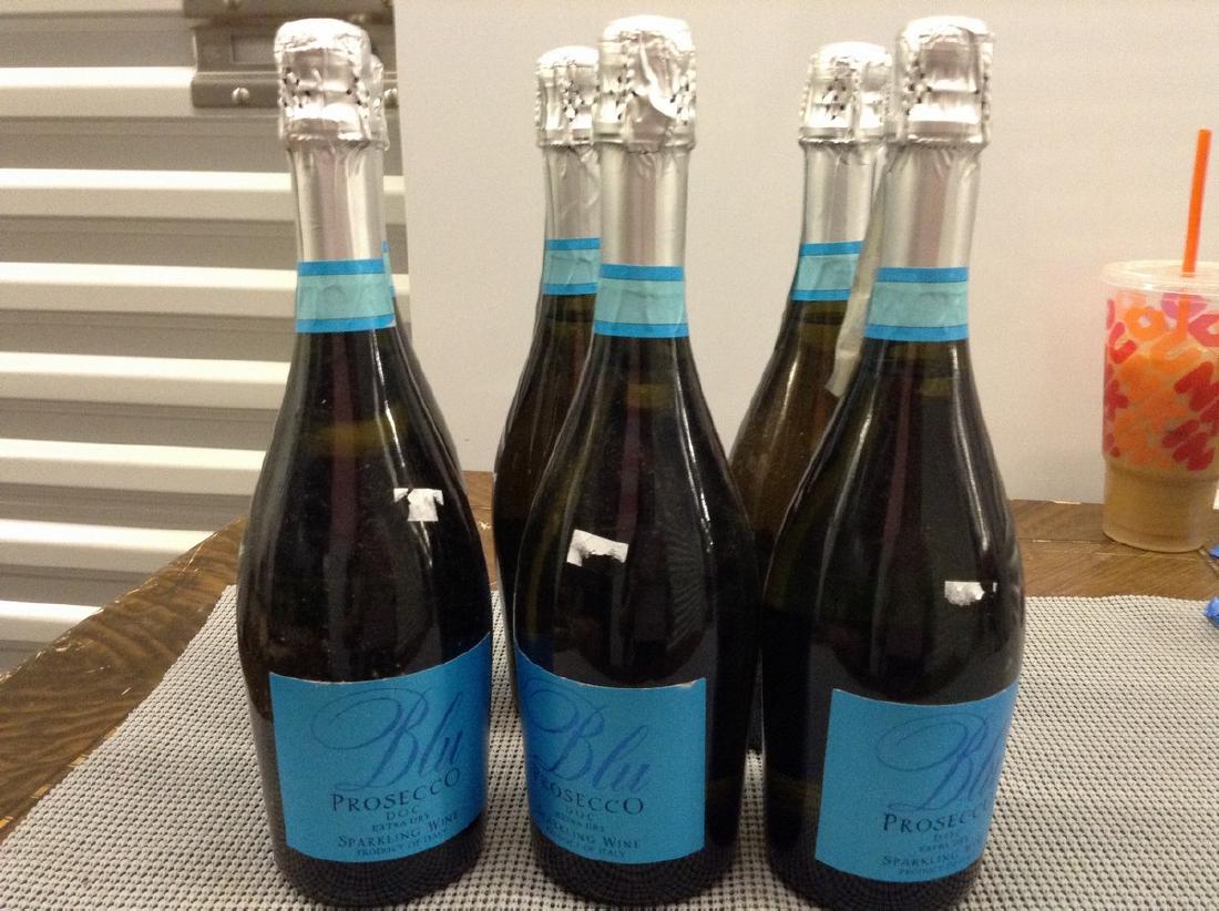 Lot of 6 Bottles Blu Prosecco (1 of 1)