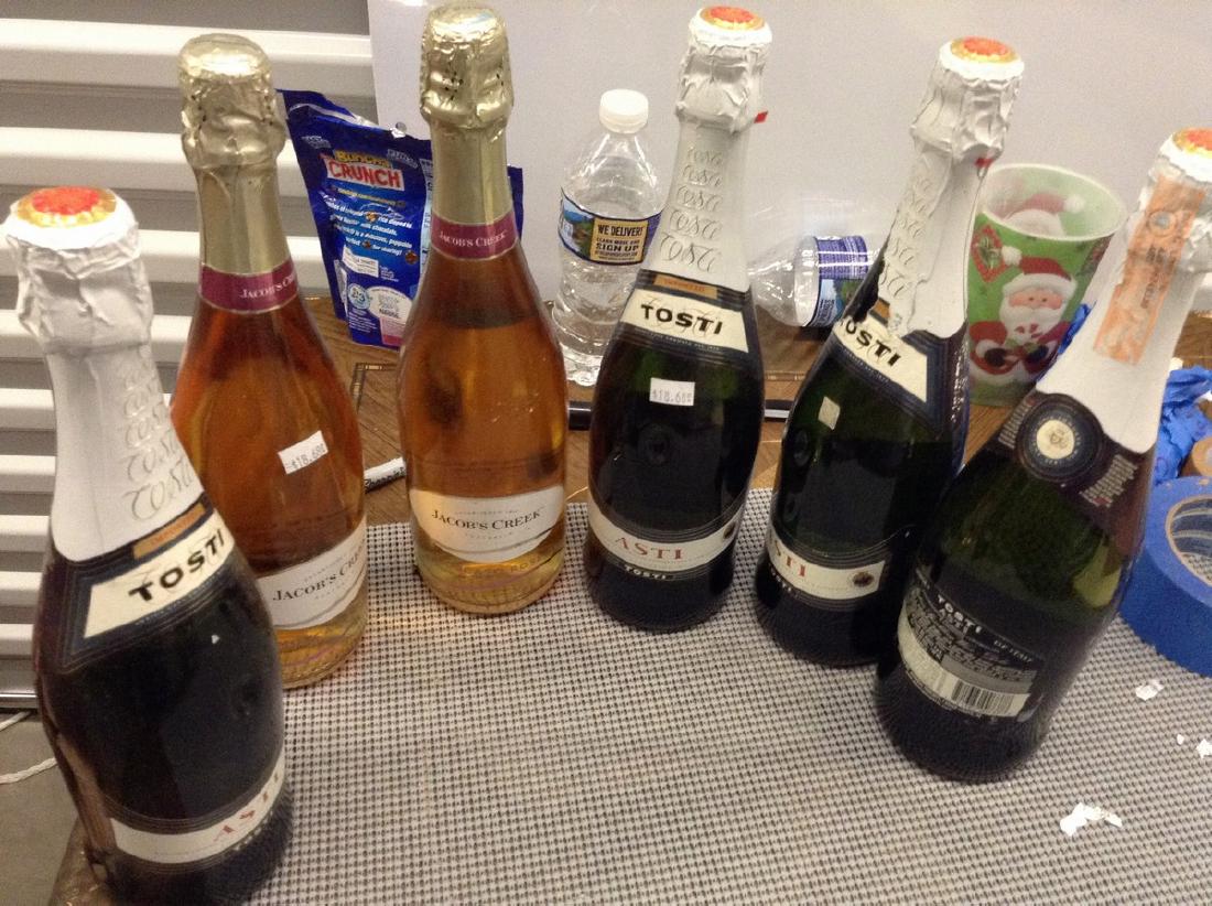 6 Mixed bottles of Champane (1 of 1)
