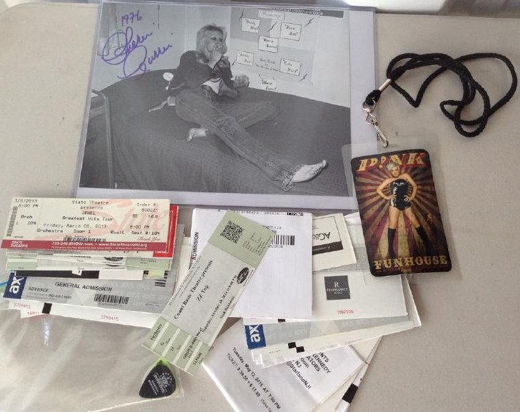Autographs Rock Tickets Back Stage Pass: Autographs Rock Tickets Back Stage Pass