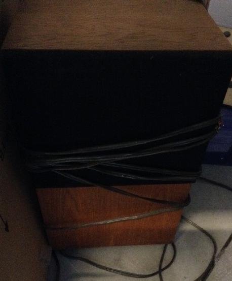 Sequerra Pyramid Speaker 30H 14D 17W: Sequerra Pyramid Speaker 30H 14D 17W