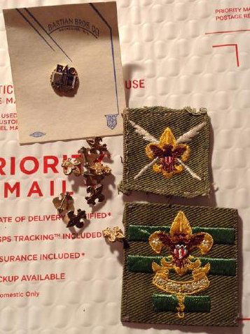 Vintage Girl Scout Patches & Pins (1 of 1)