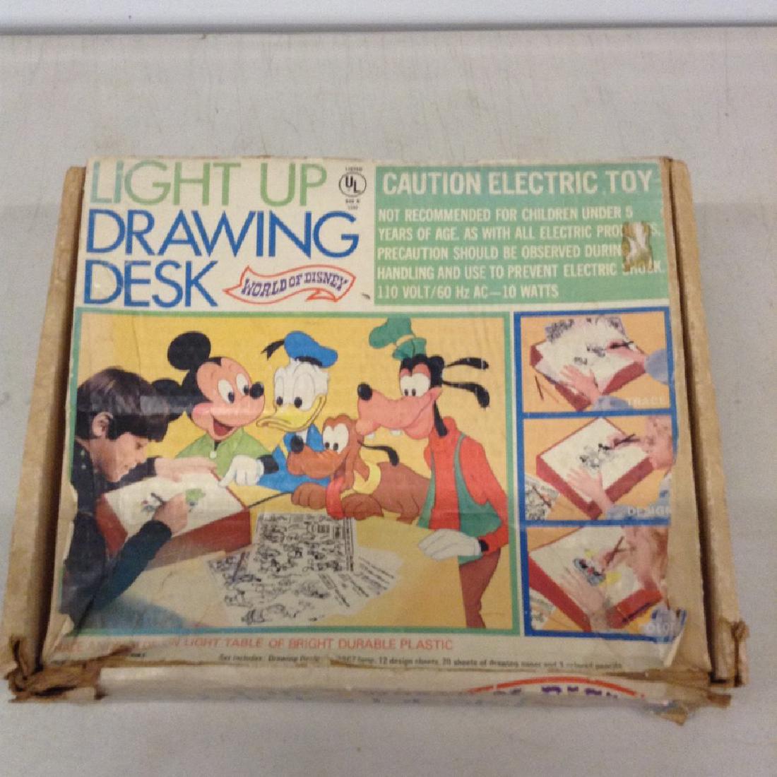 Disney Light Up Drawing Desk May 16 2019 Emanon Auctions