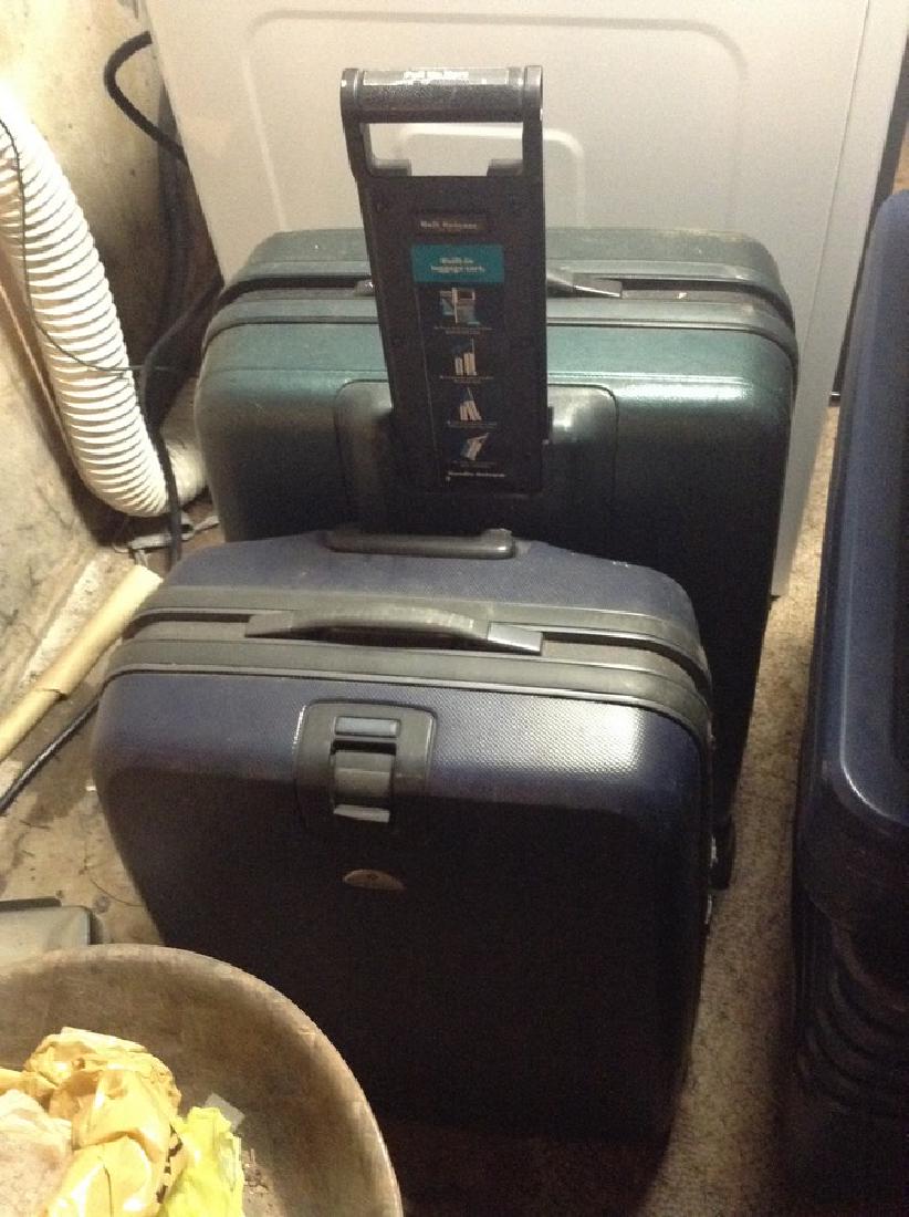 2 samsonite suitcases: 2 samsonite suitcases