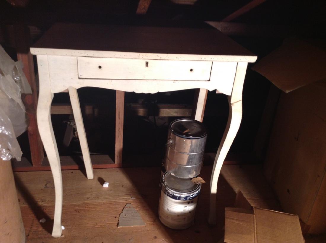 small vintage table 26 W x 16 D x 30 H: small vintage table 26 W x 16 D x 30 H