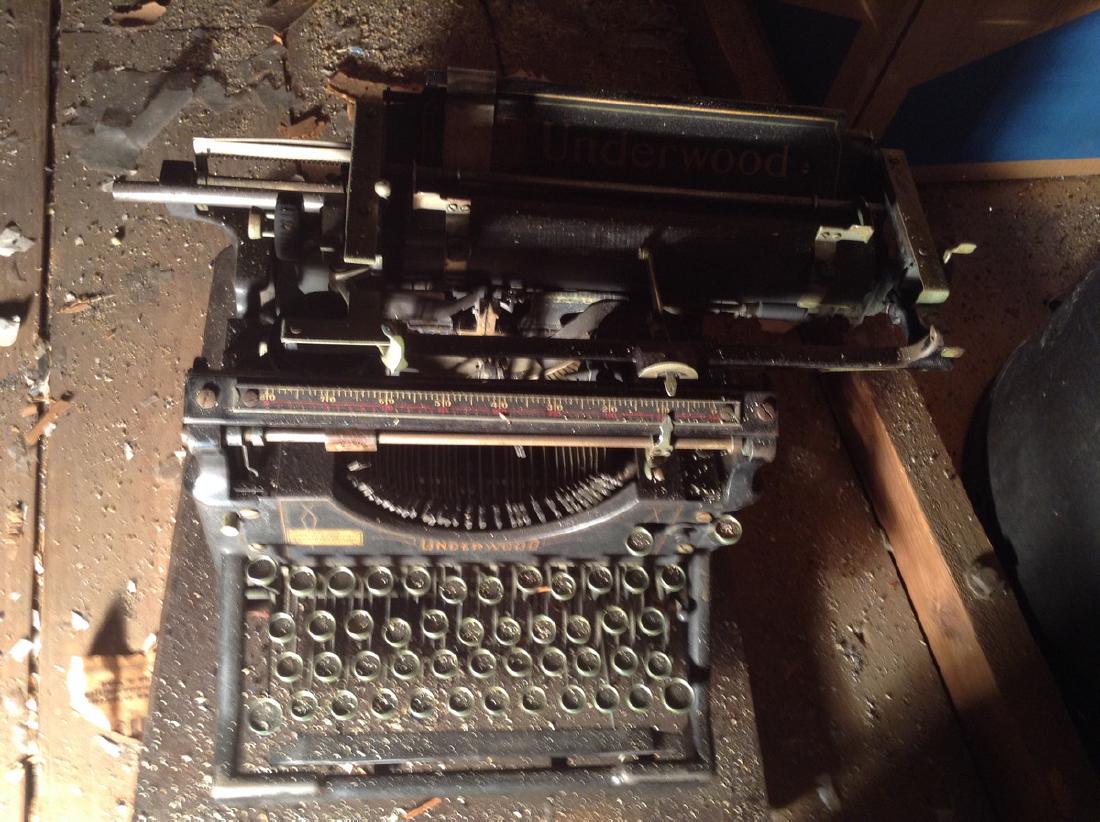 vintage underwood typewriter glass keys: vintage underwood typewriter glass keys