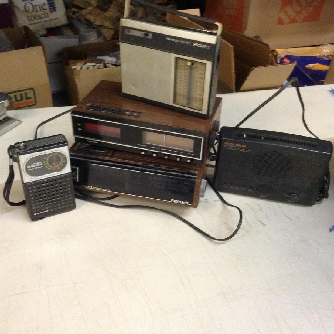 Vintage Clock radios & More (1 of 1)
