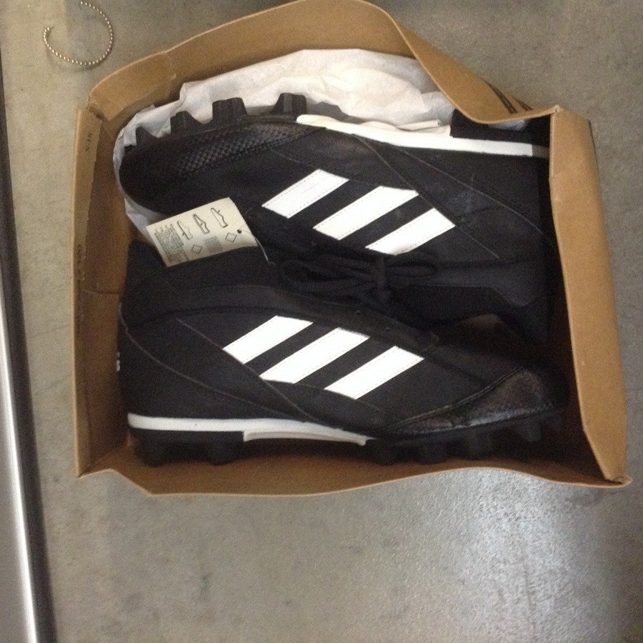 Adidas mens size 12 cleats brand new: Adidas mens size 12 cleats brand new