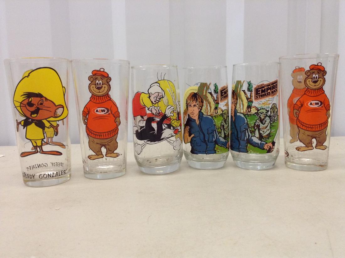 lot of star wars and warner brother glass drinking (1 of 1)
