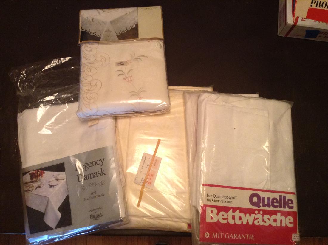 lot of table clothes: lot of table clothes