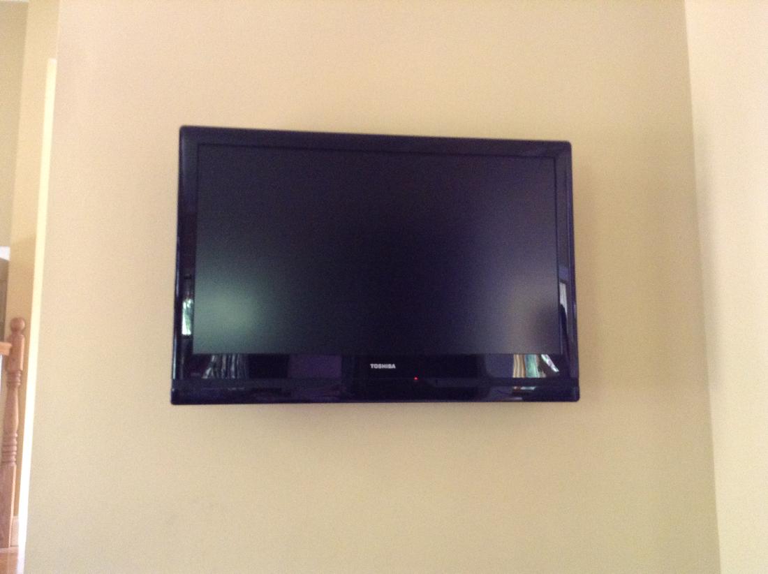 Toshiba TV 36" (1 of 1)