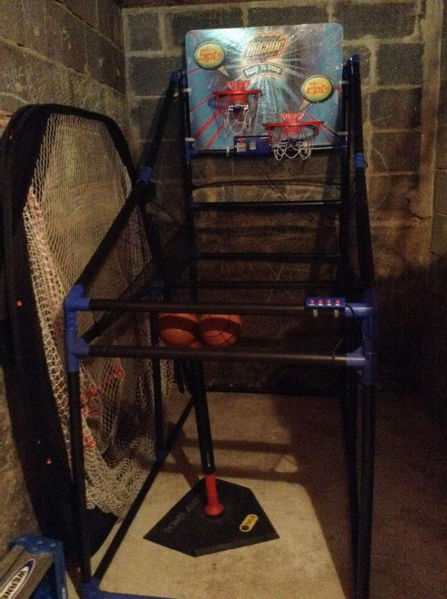 Basketball Hoop Game (1 of 1)