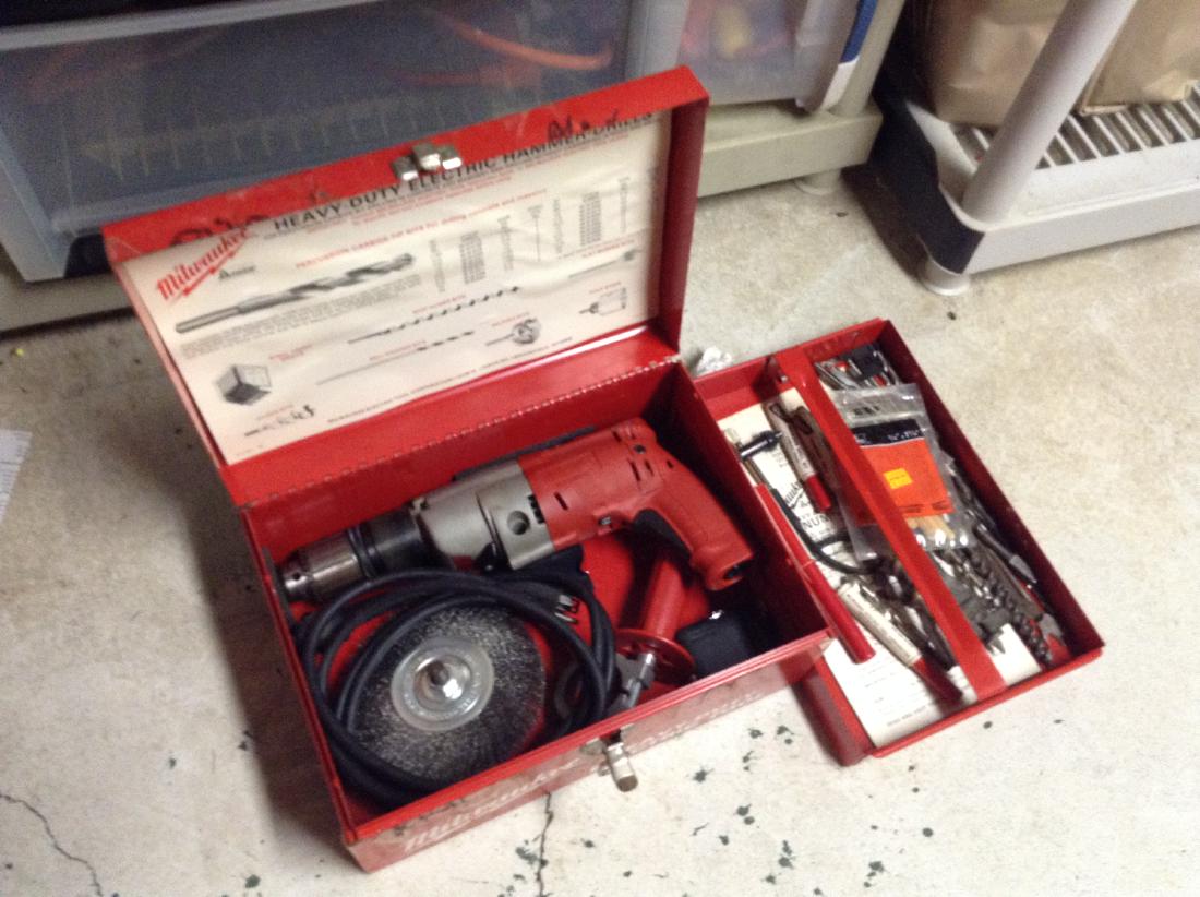 Milwaukee Drill and bits (1 of 1)