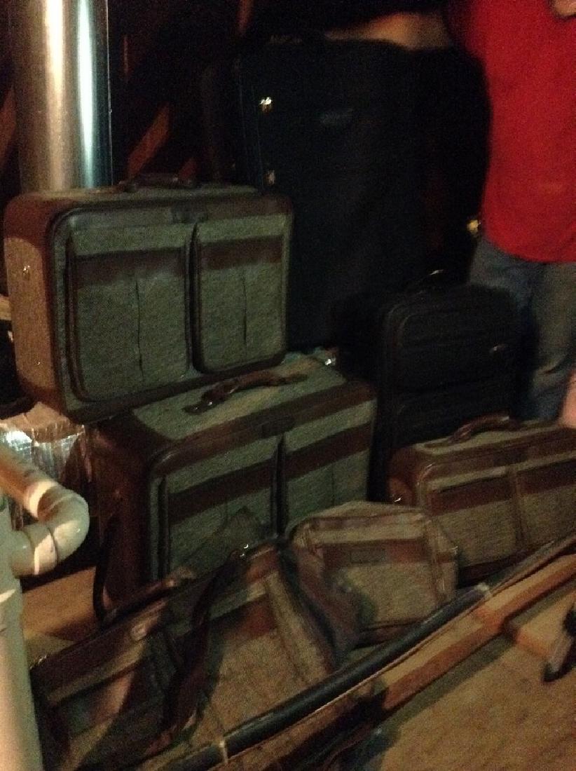 Per carvon luggage: Per carvon luggage