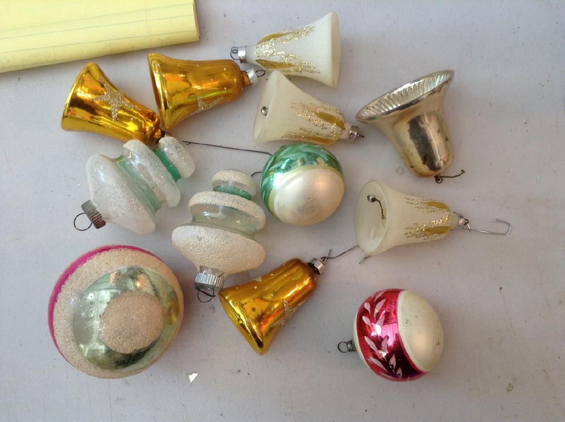 Lot of 12 vintage Christmas ornaments (1 of 1)