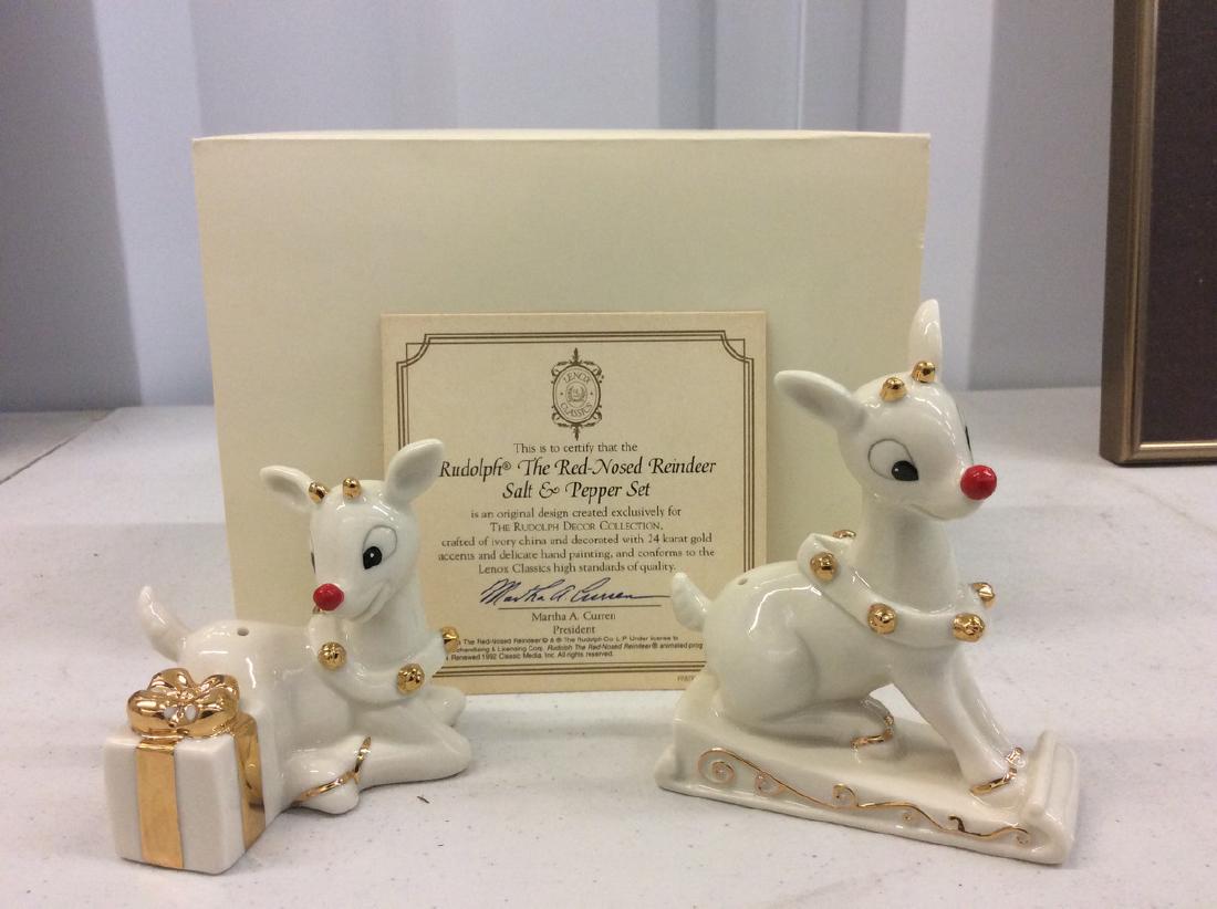 Lenox Ivory China 24Kt accents Rudolph the Red Nose: Lenox Ivory China 24Kt accents Rudolph the Red Nose Raindeer Salt/Pepper