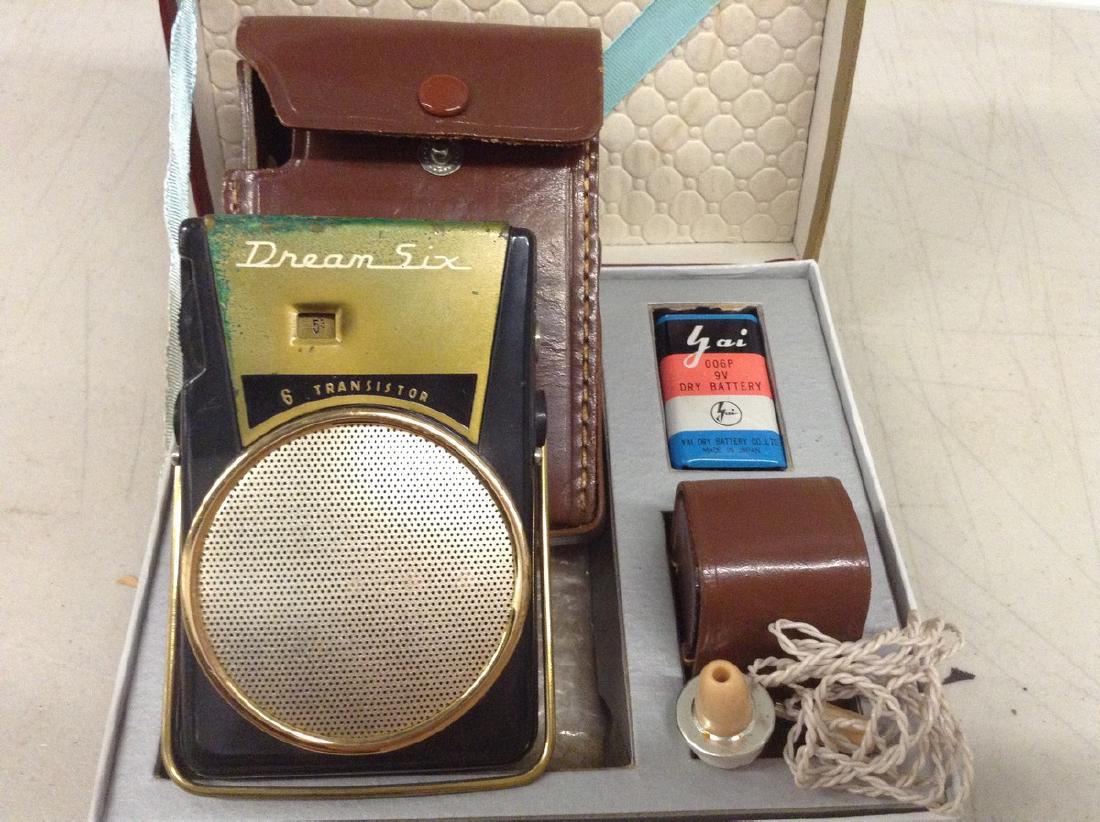 Dream 6-transistor radio with case (1 of 1)