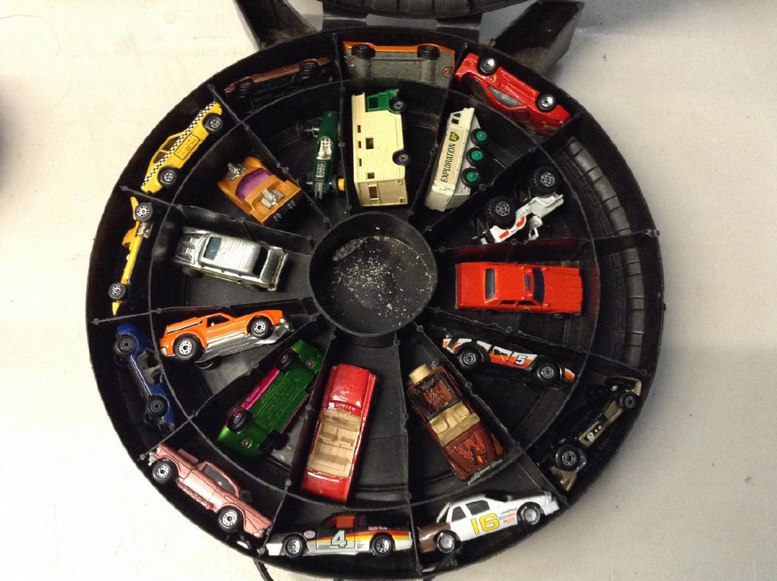lot of vintage matchbox cars and carrying case (1 of 1)