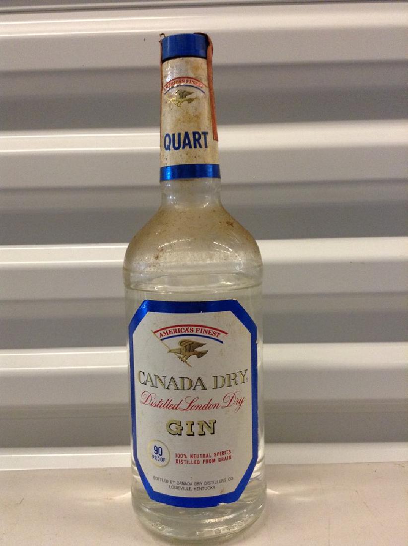 Canada Dry Gin Quart Bottle (1 of 1)