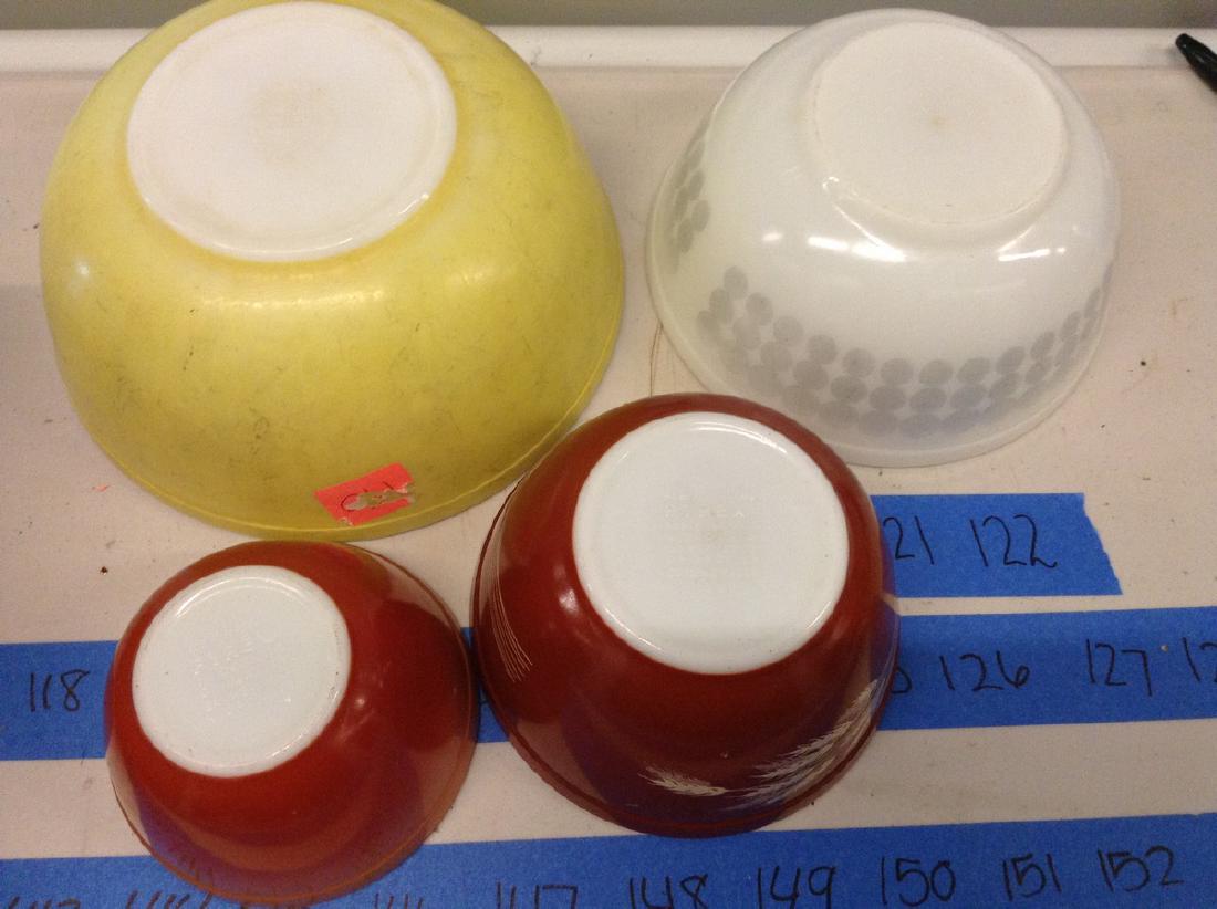 Lot of Vintage Pyrex Bowls: Lot of Vintage Pyrex Bowls