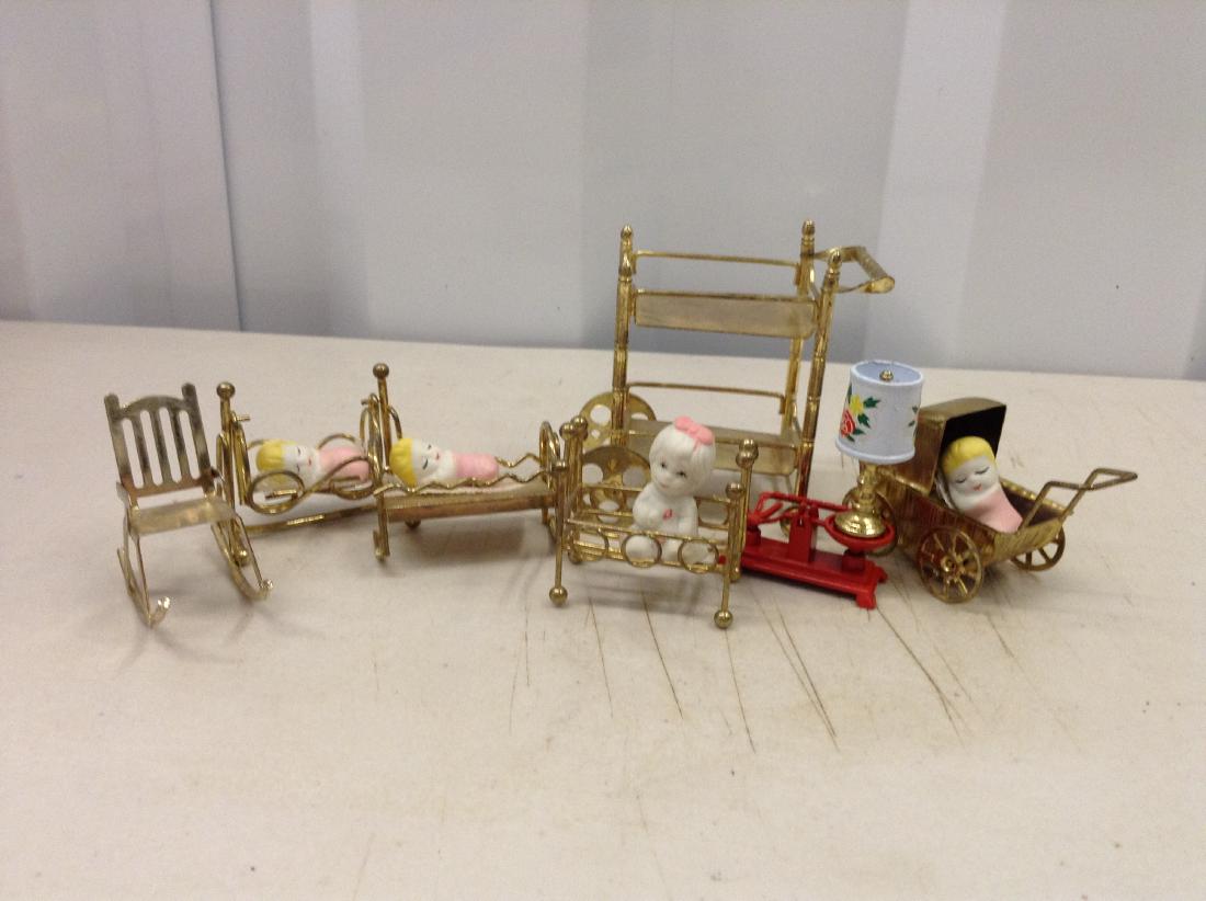 Vintage Doll House Furniture (L) (1 of 1)