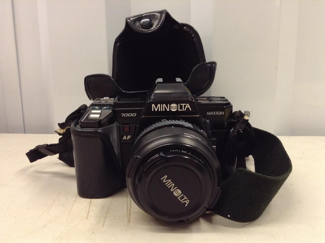 Minolta 7000 Camera with case (L) (1 of 1)