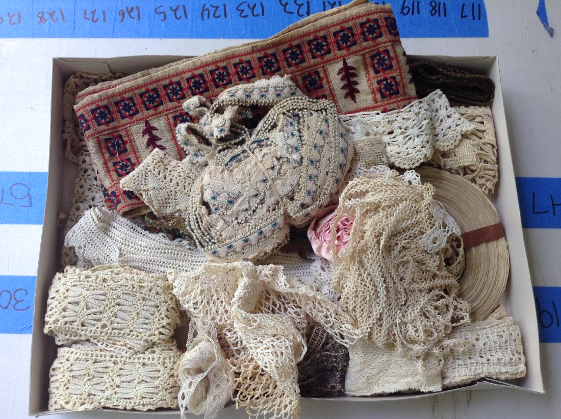 Box of Vintage Linens: Box of Vintage Linens
