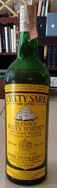 cutty sark blended scotch whiskey: Any contents in bottle is Free; You are bidding on the bottle & unbroken tax stamp