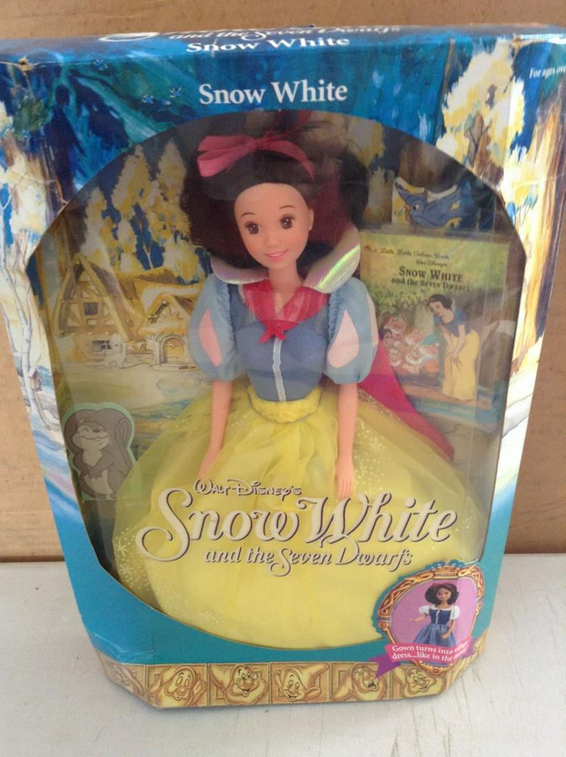 Disney snow white doll in the box (1 of 1)