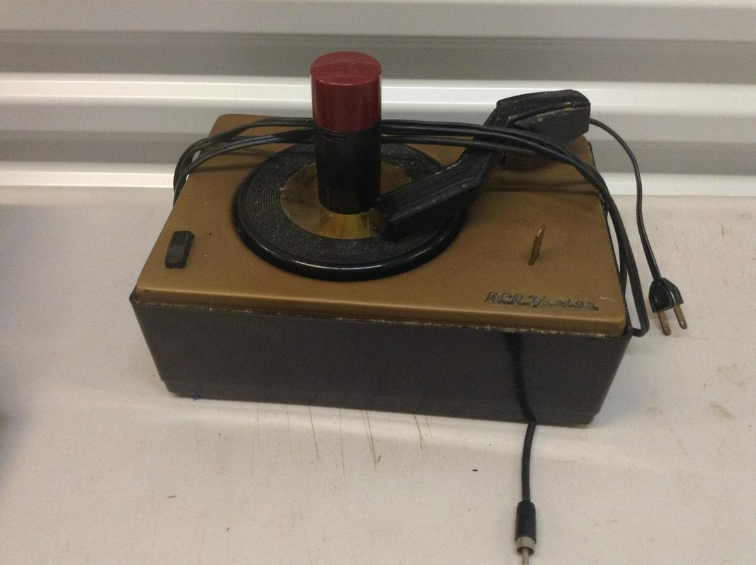 RCAVictor 45' Record Player (1 of 1)