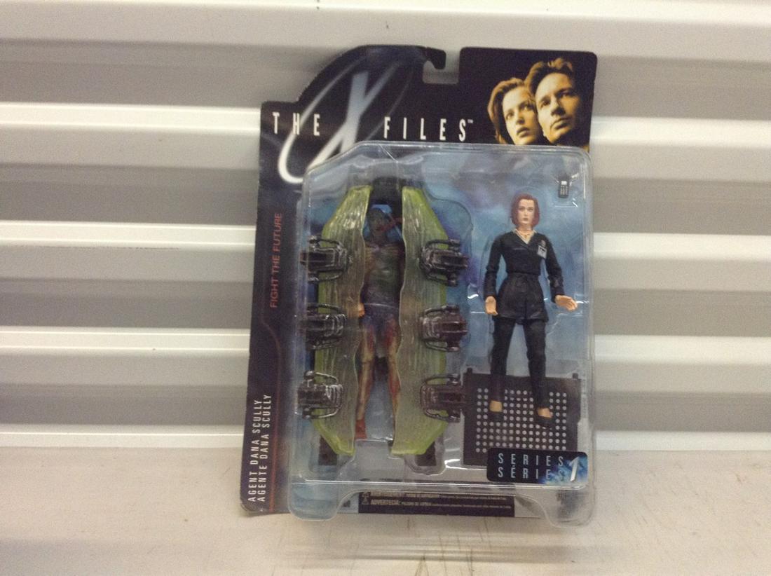 The X-Files figure Agent Dana Scully new in package (1 of 1)