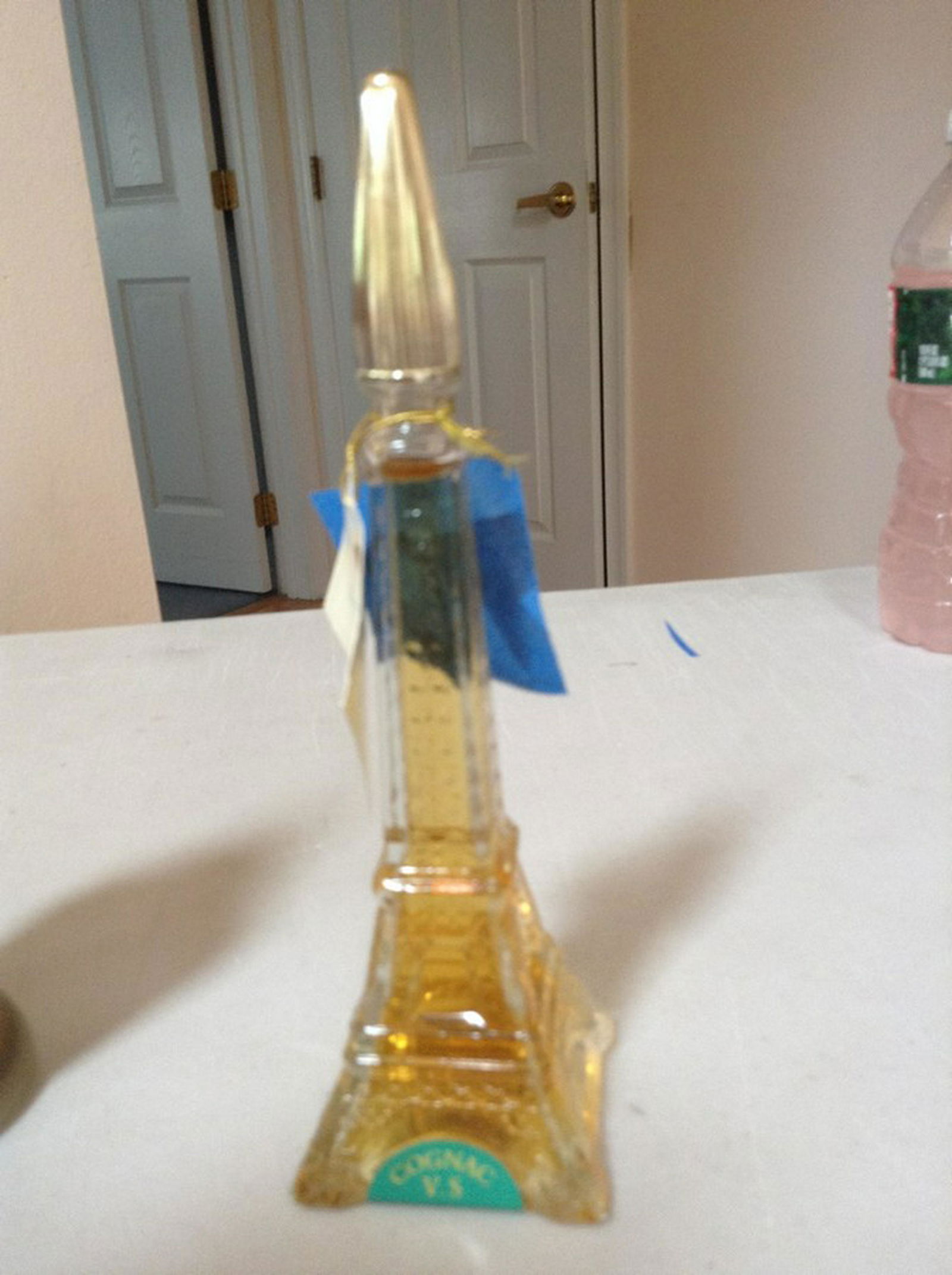 Cognac V.S 2000 Paris in Eiffel tower bottle (1 of 1)
