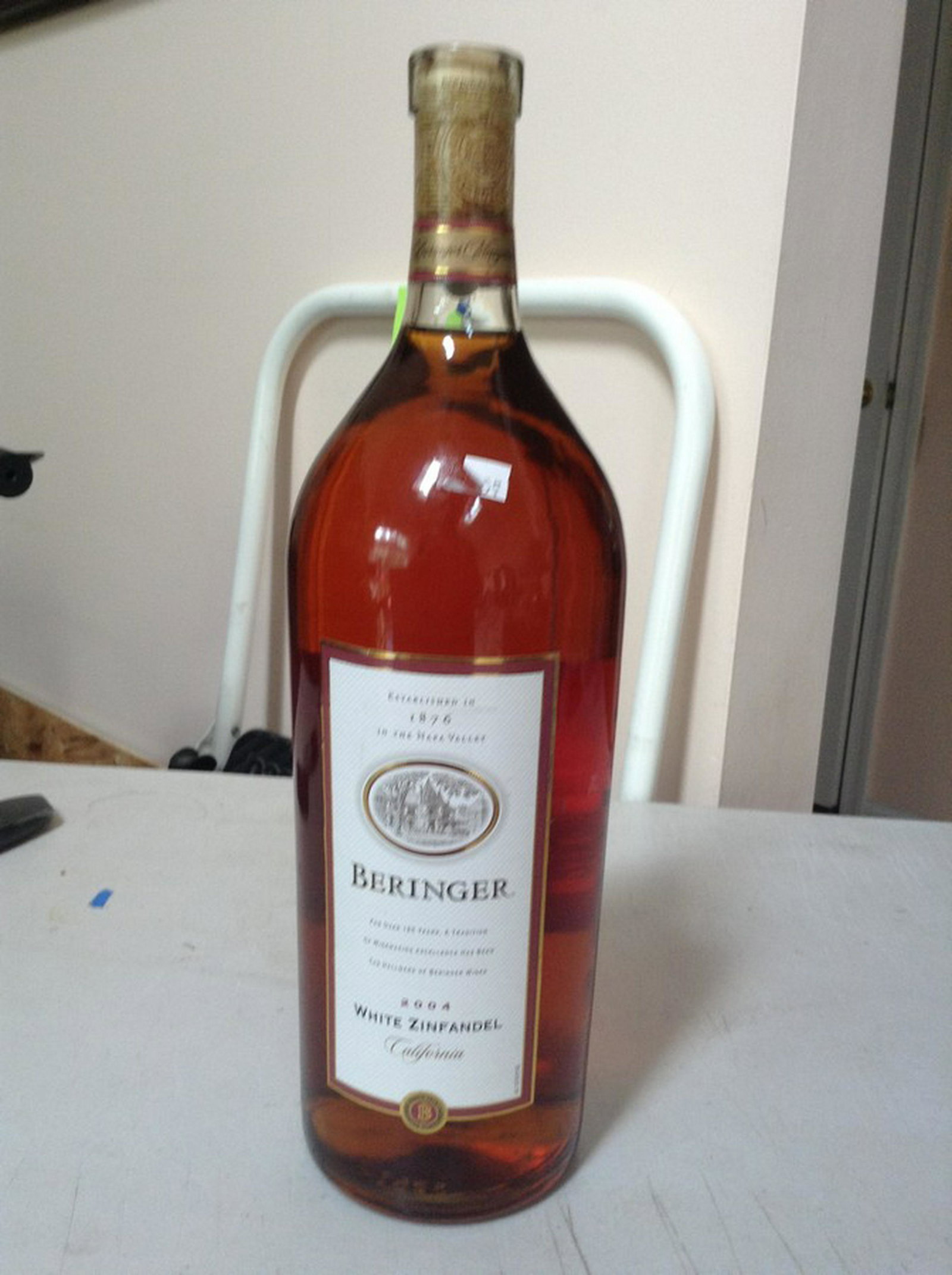 2004 Beringer white zinfandel California: Any contents in bottle is Free; You are bidding on the bottle & unbroken tax stamp