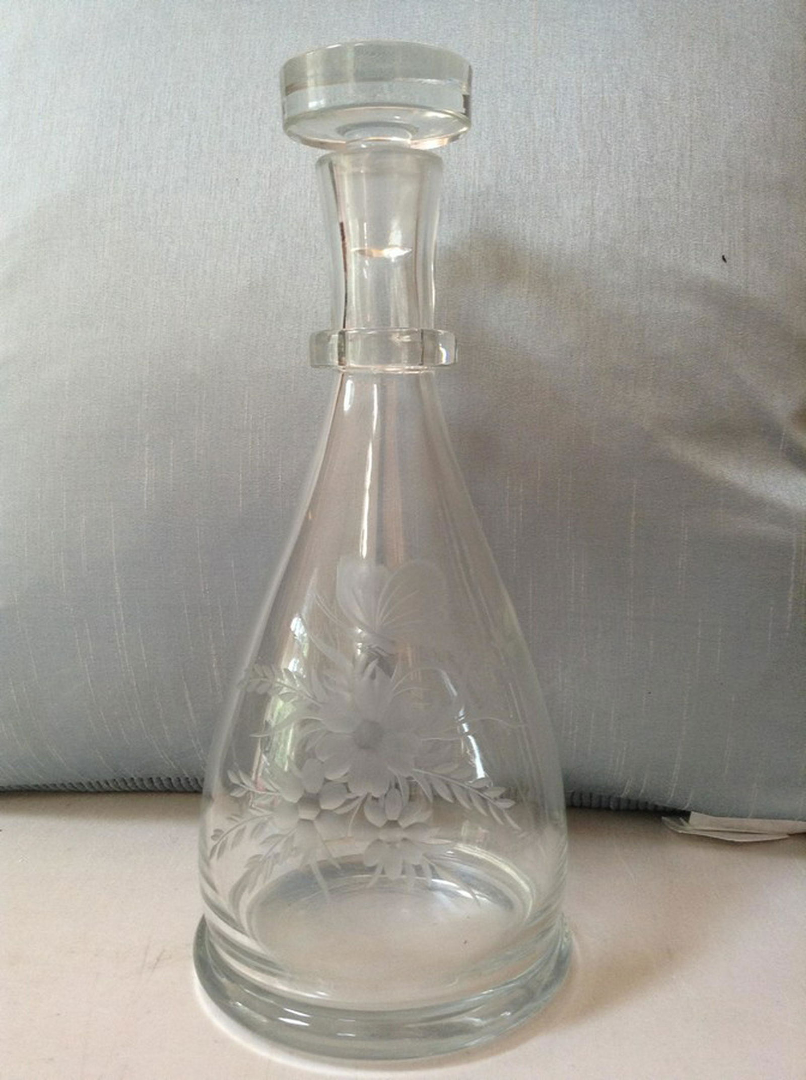large decanter with edged pattern signed by the artist (1 of 1)