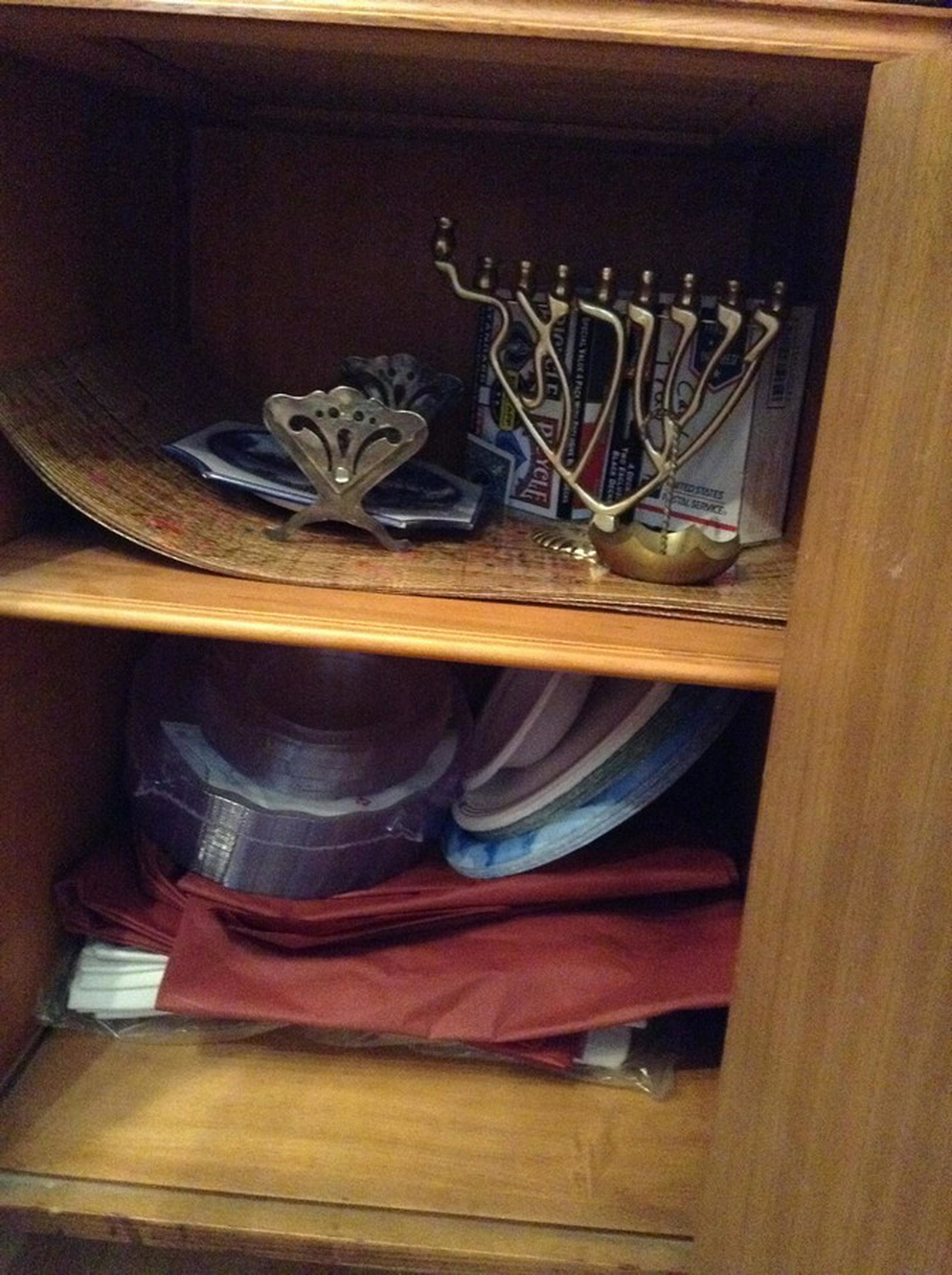 contents of china buffet: contents of china buffet