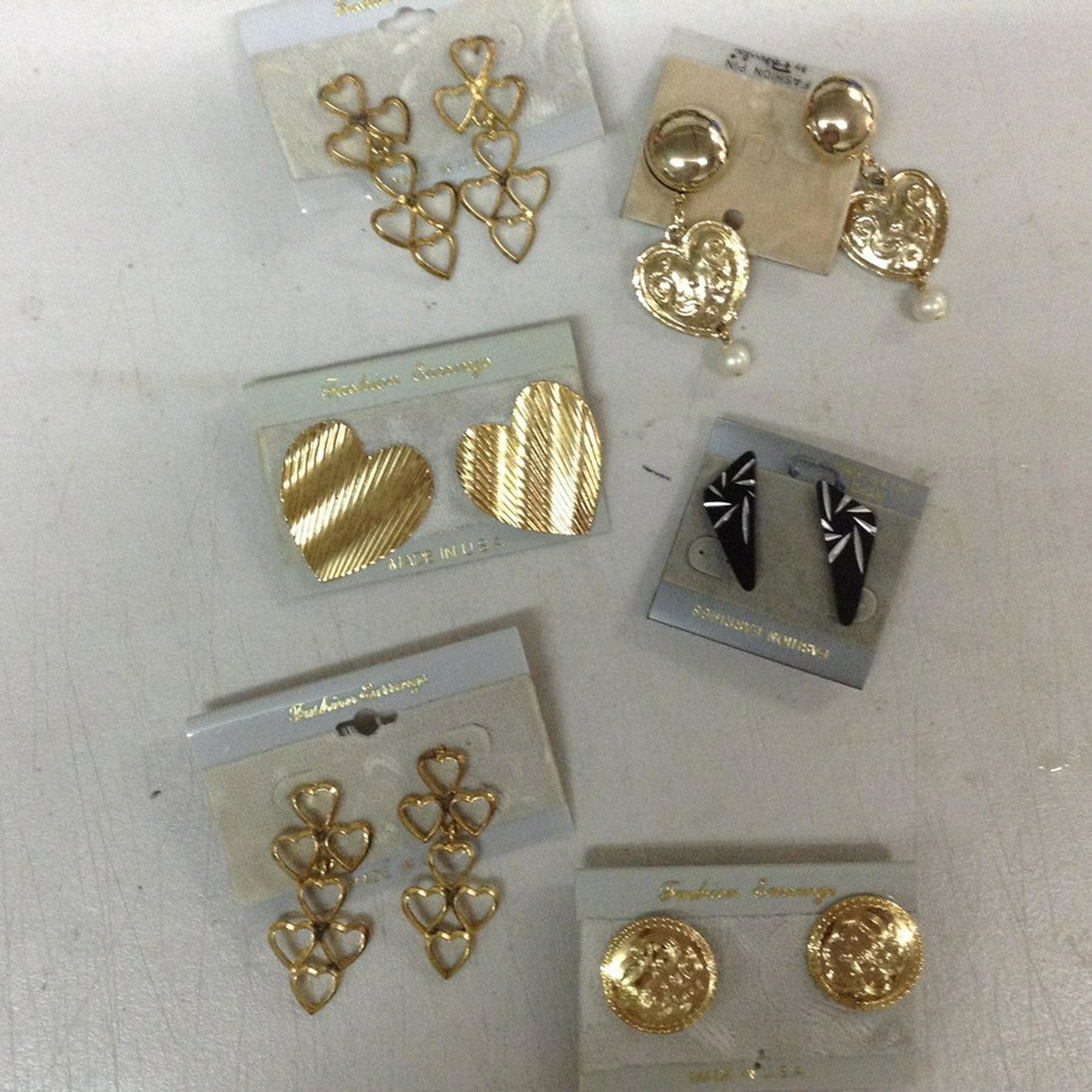 1960s & 70s Costume earring lot: 1960s & 70s Costume earring lot