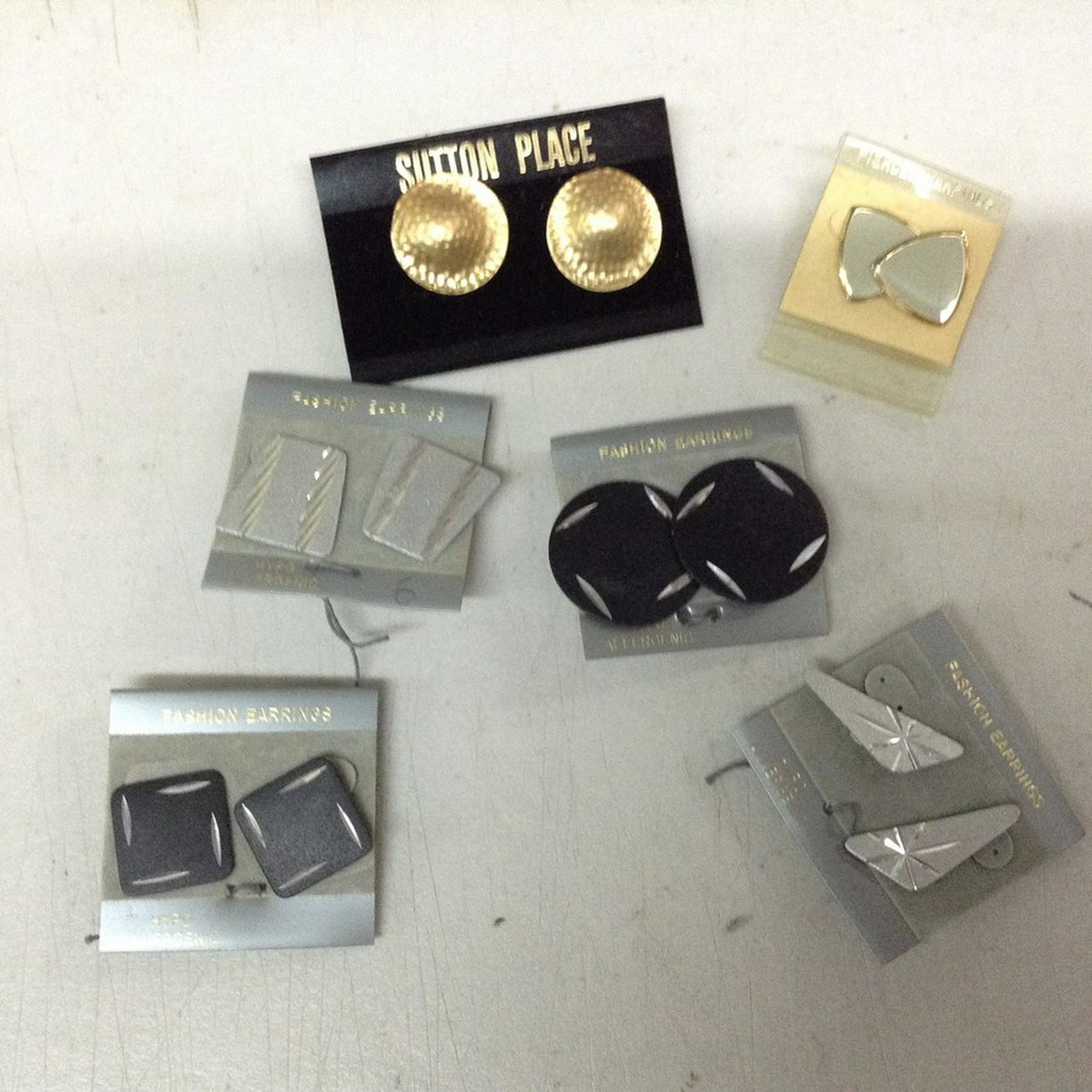 1960s & 70s Costume earring lot: 1960s & 70s Costume earring lot