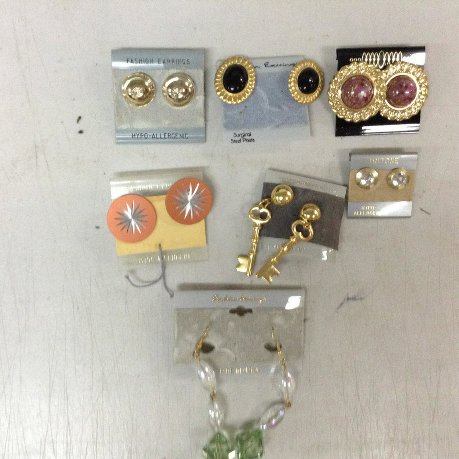 1960s & 70s Costume earring lot: 1960s & 70s Costume earring lot
