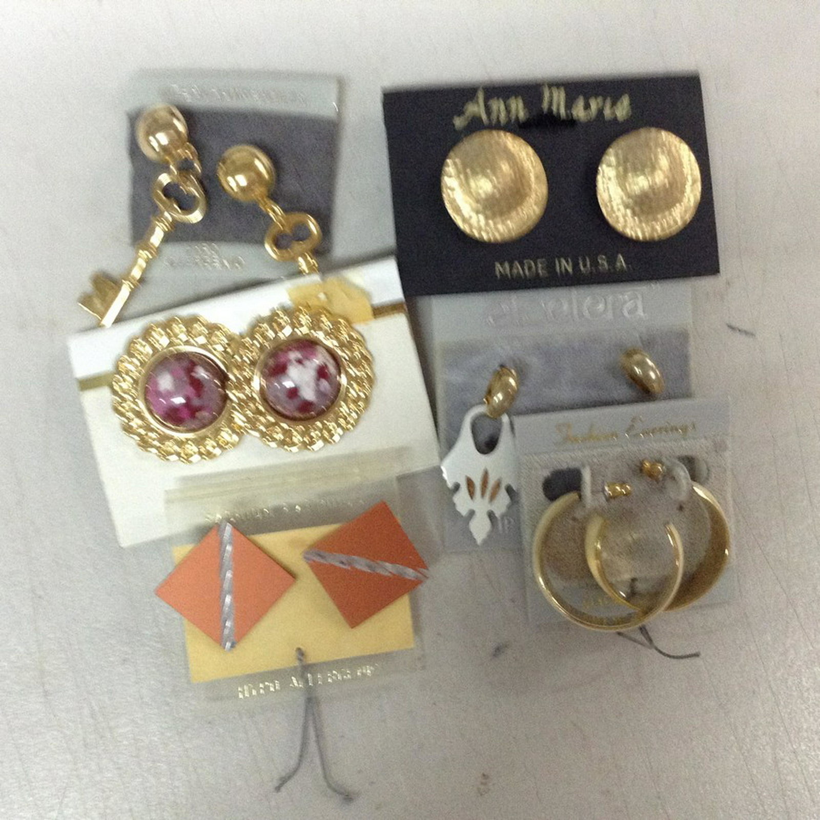 1960s & 70s Costume earring lot: 1960s & 70s Costume earring lot