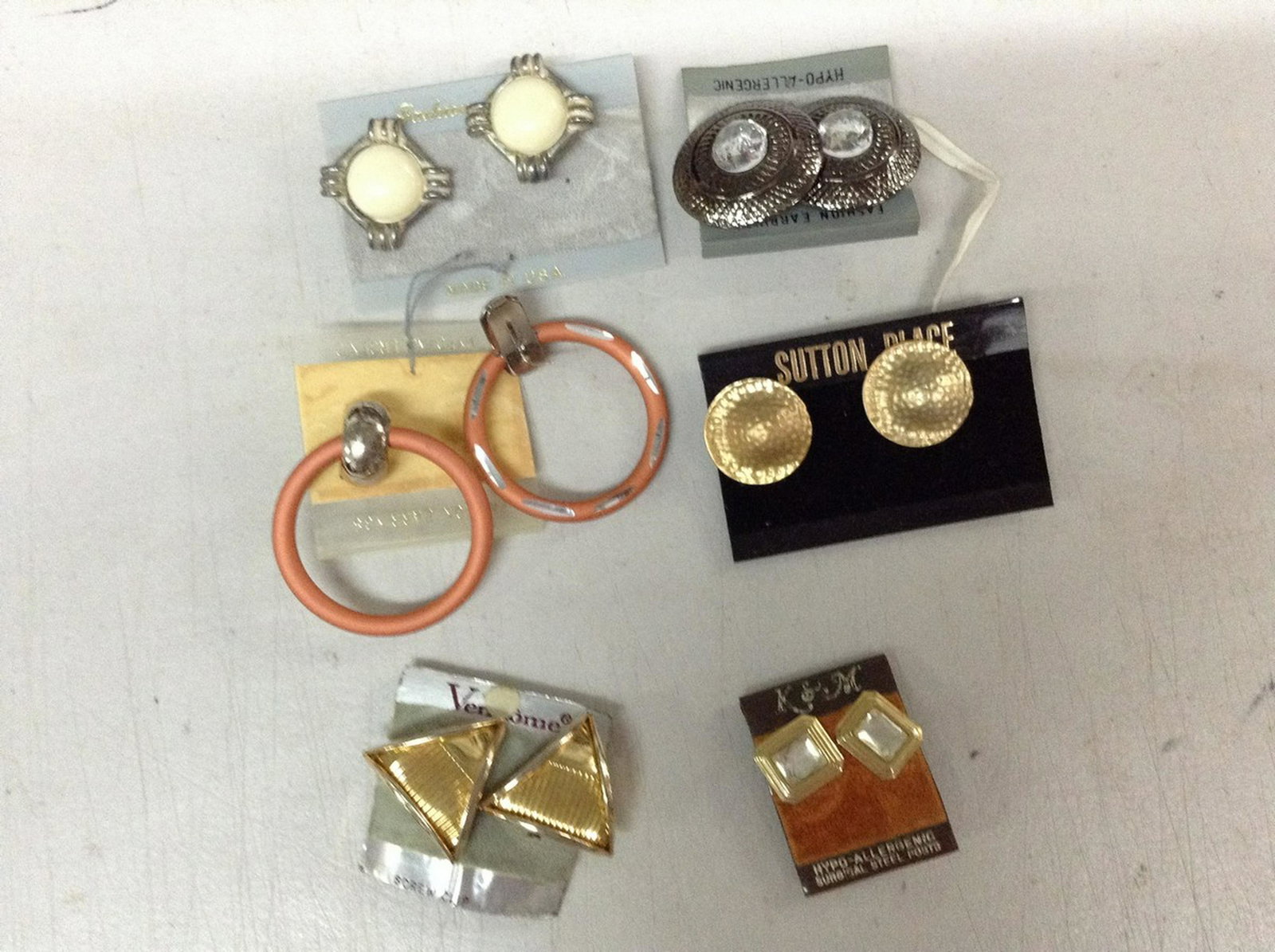 1960s & 70s Costume earring lot: 1960s & 70s Costume earring lot