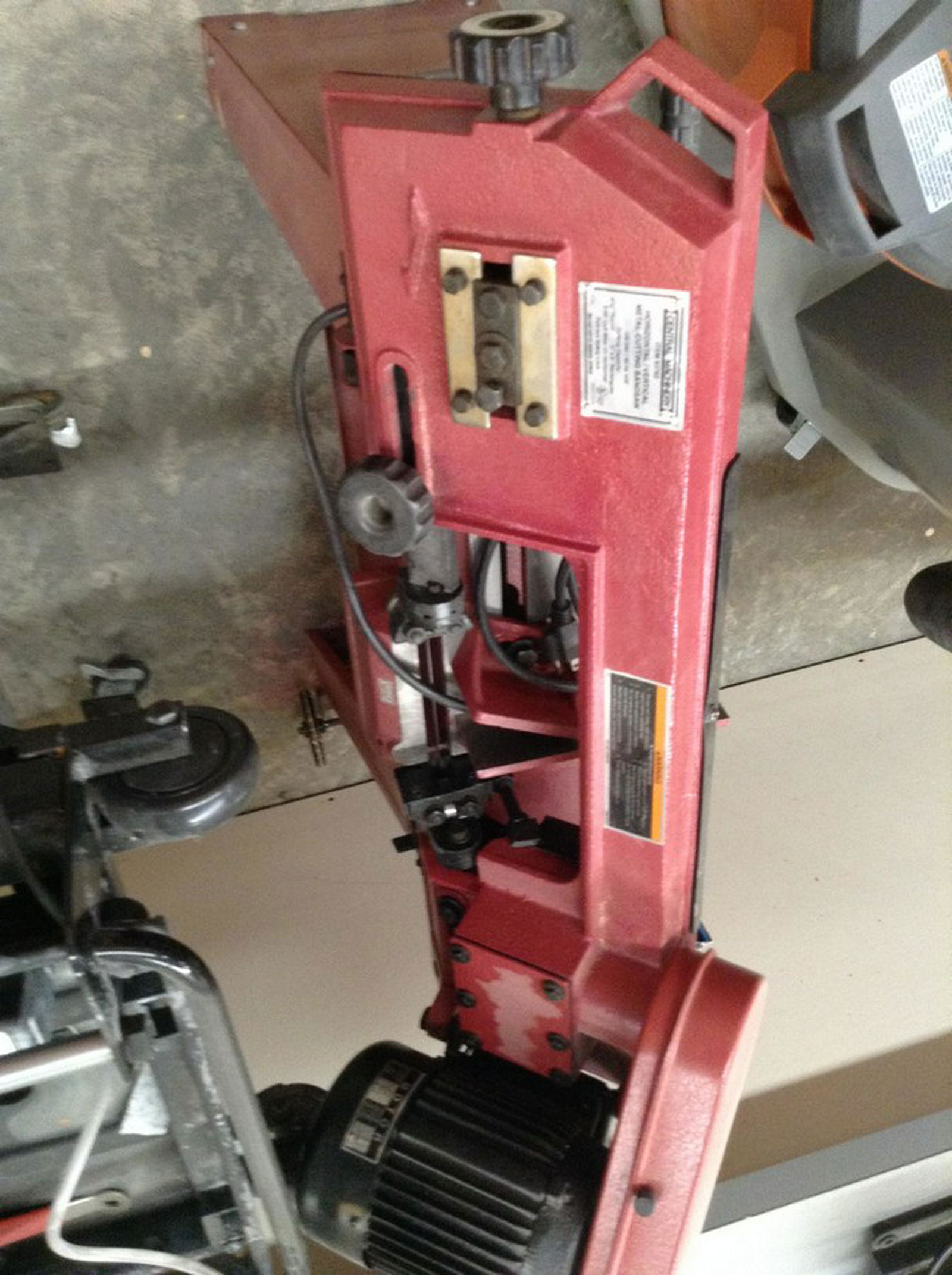 horizontal/vertical metal cutting band saw (1 of 1)