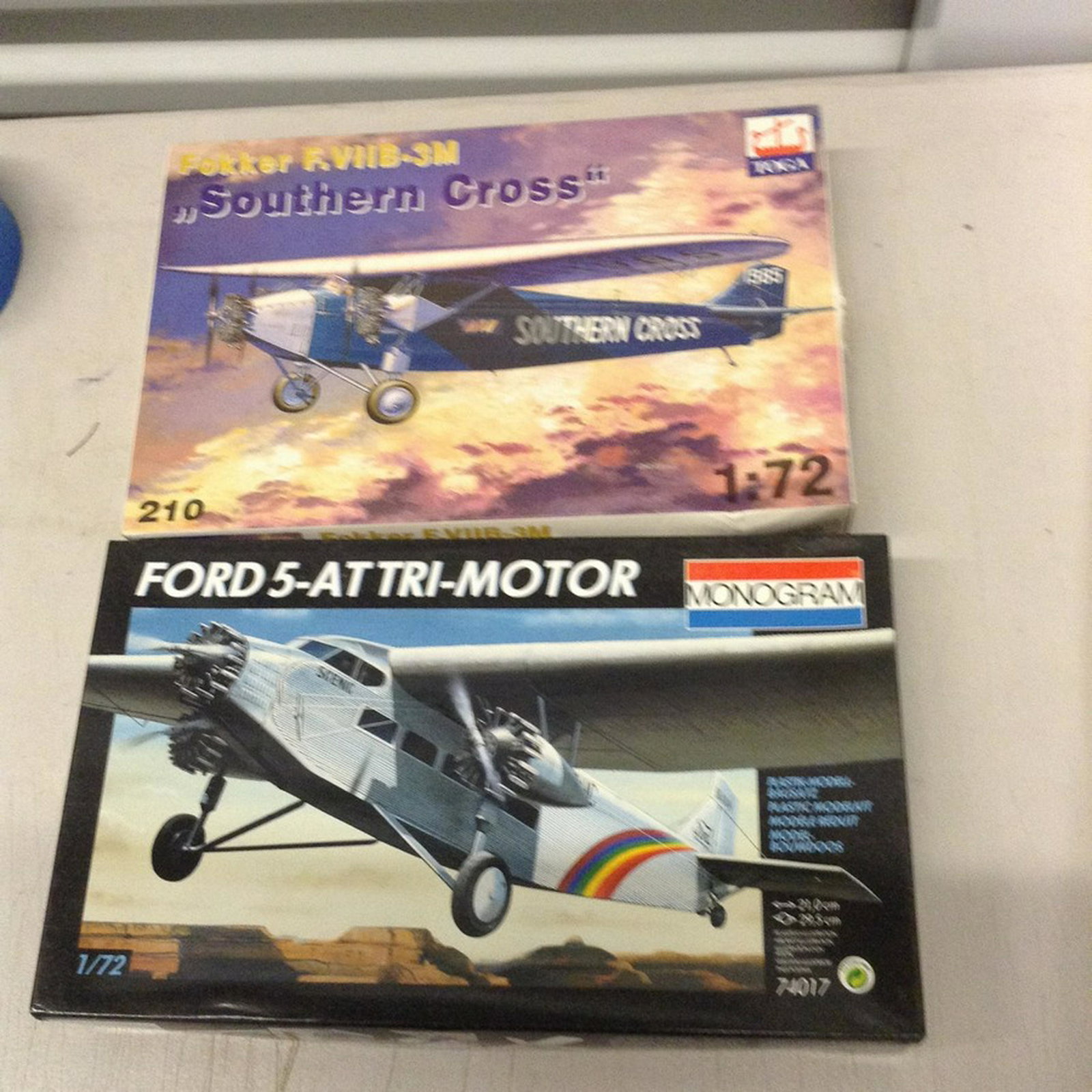 lot of two unbuilt airplane: lot of two unbuilt airplane