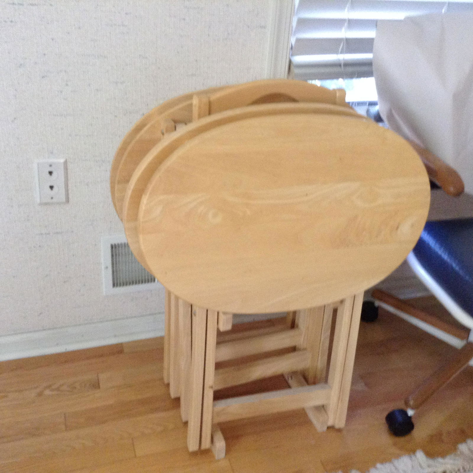 lot of 4 folding tables and rack (1 of 1)