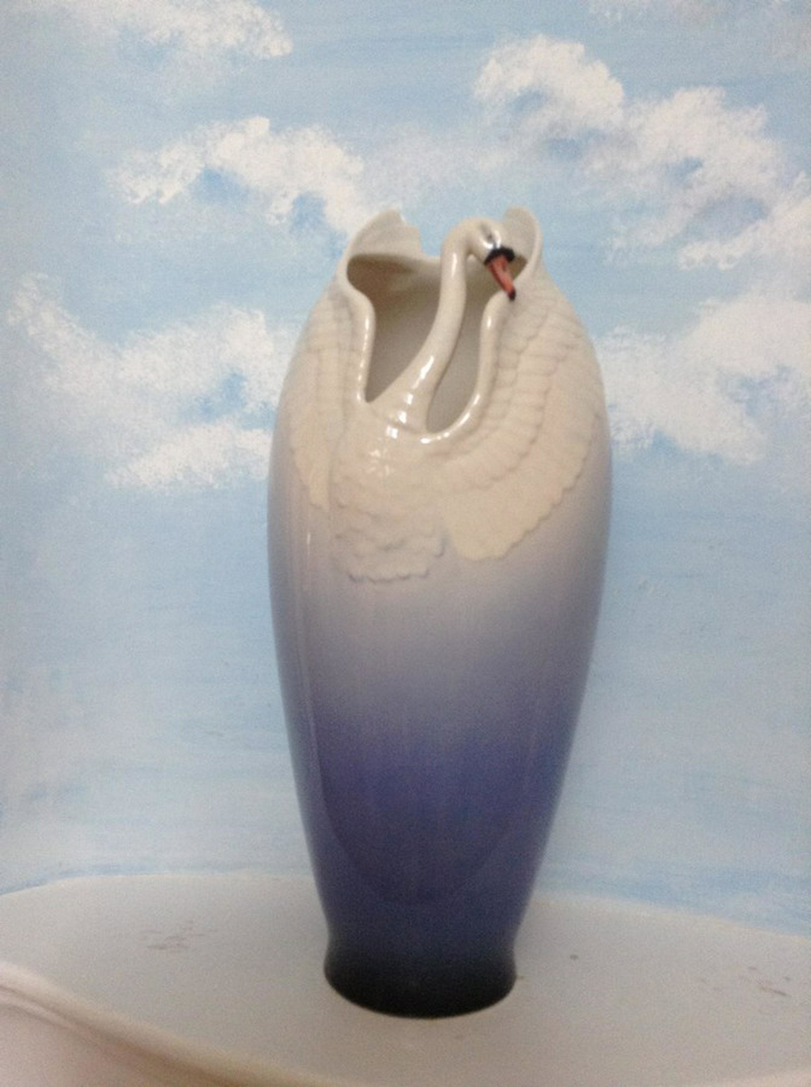 Franz Swan vase 18" tall: Franz Swan vase 18" tall