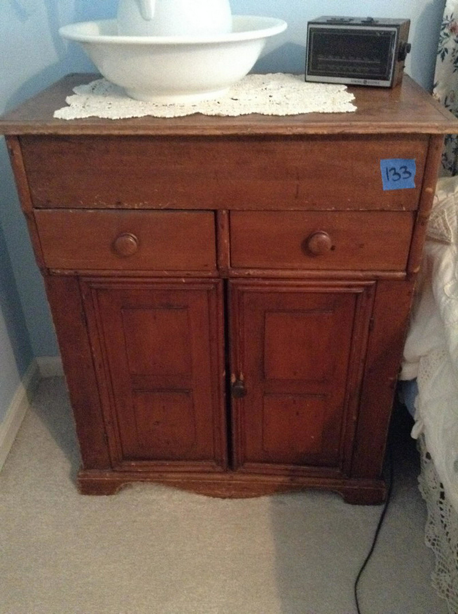 oak end table, 27x332x16: oak end table, 27x332x16