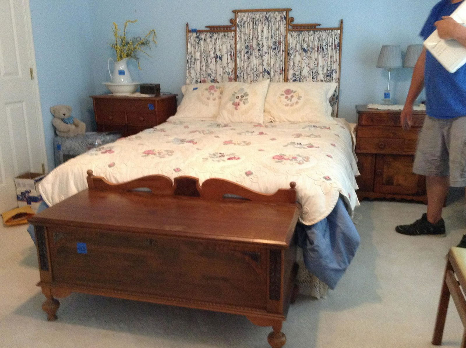 Queen size mattress (1 of 1)