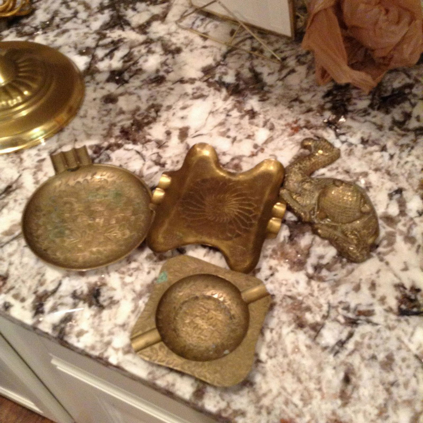 lot of vintage ashtrays: lot of vintage ashtrays