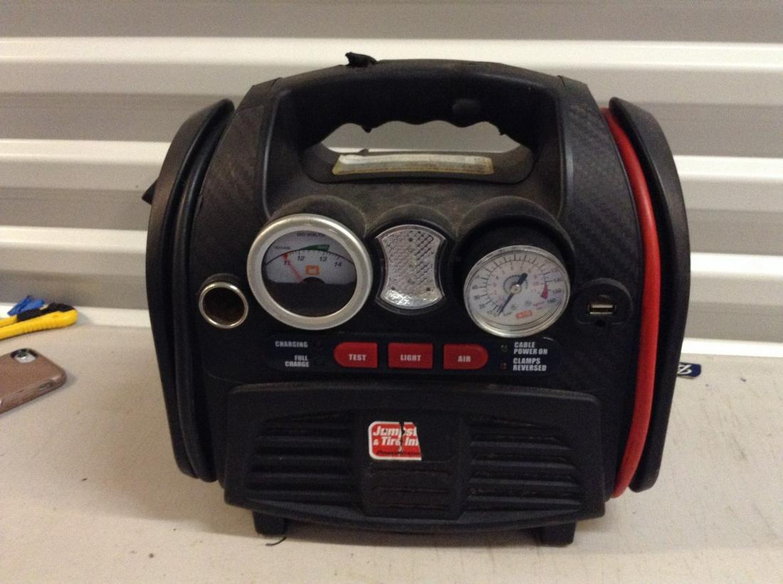 Jump start and tire inflator all in one set with cabels (1 of 1)